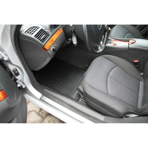 Gumiszőnyeg autóbas, darabos, univerzális, fekete 41x59cm, Lampa Cube