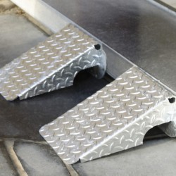 Járdabejárati rámpa párban, 1 tonnás, Mottez