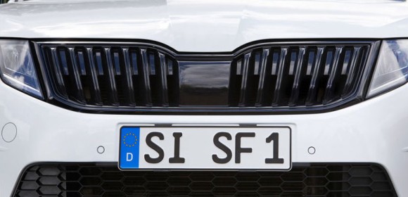 Rendszámtábla tartóról mondanék valamit.