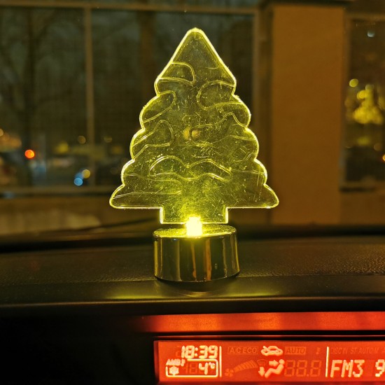 Világítós fenyőfa (karácsonyfa) dekoráció autóba 100x70/35mm