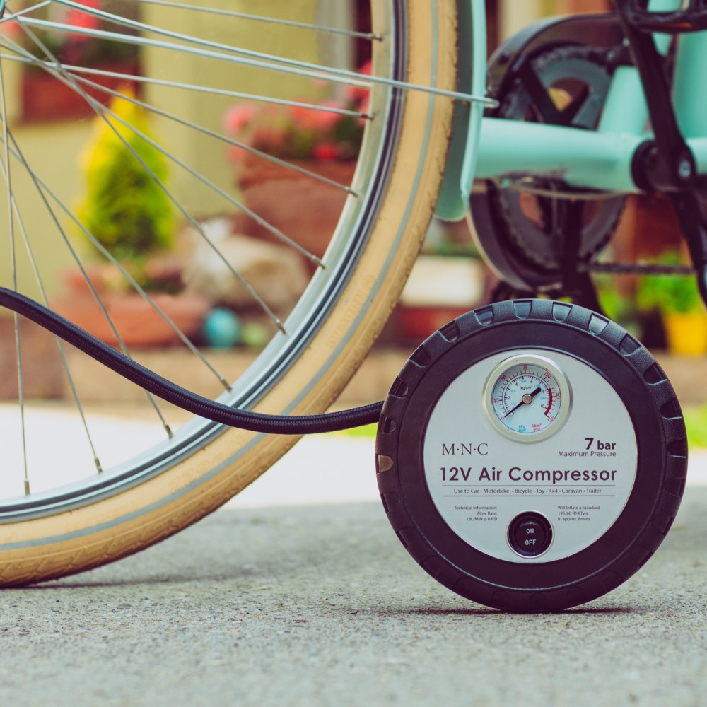 Kompresszor pótkerékjáratba 12V / 100PSI (7 bar) 55806