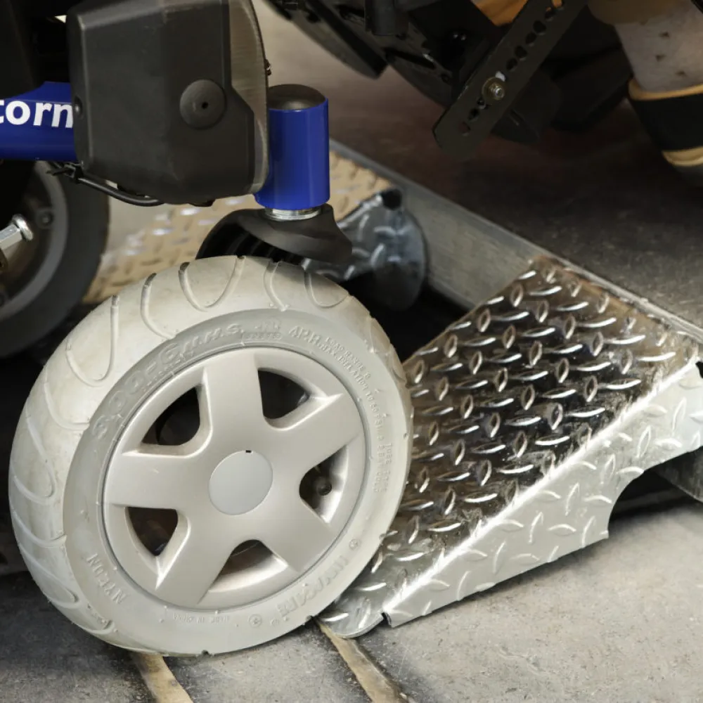 Járdabejárati rámpa párban, 1 tonnás, Mottez