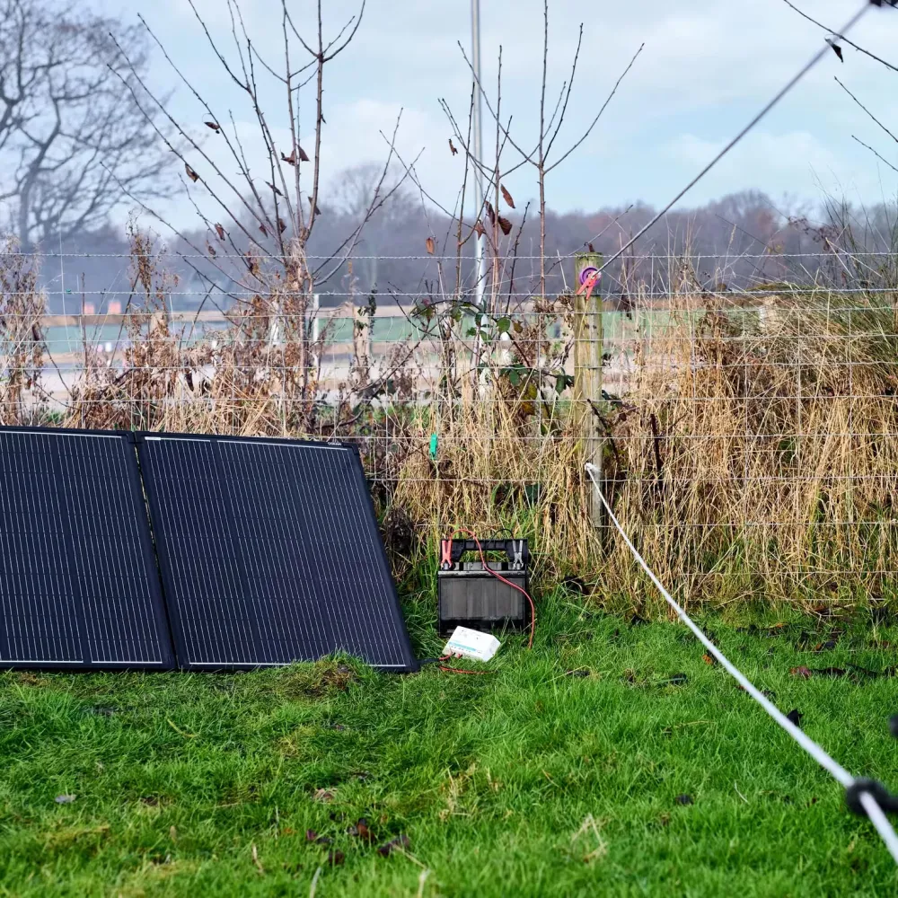 Akkumulátortöltő, napelemes, 12V/20A (200 Watt), OSRAM BATTERYcharge SOLAR 200W (OHPS200)
