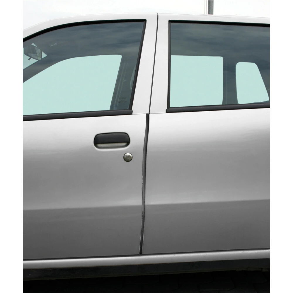 Ajtóélvédő öntapadós fekete színű, vágható 130cm Lampa 20877